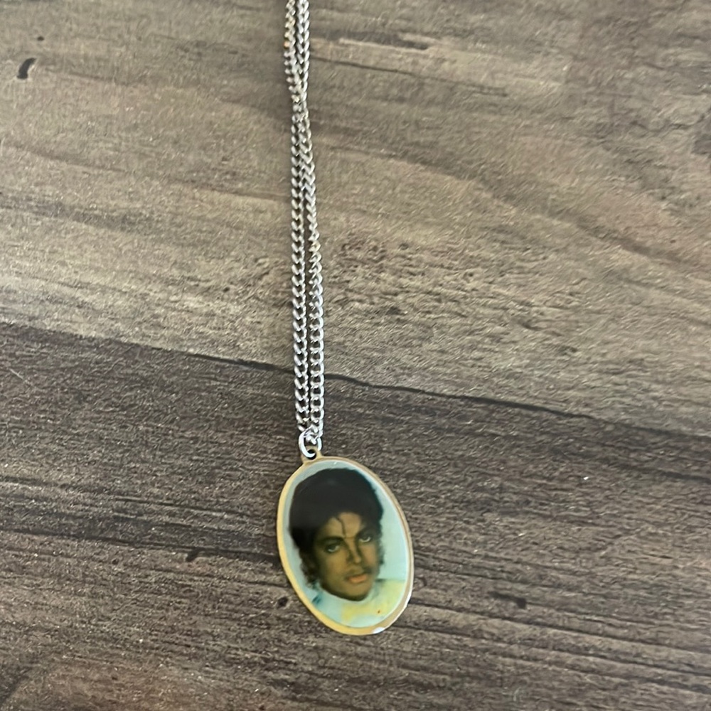 VINTAGE MICHAEL JACKSON PHOTOGRAPH NECKLACE